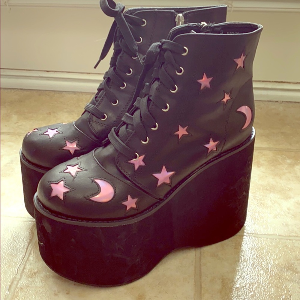 Pink holographic star platform boots